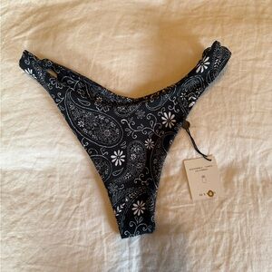 Skatie Suzanne Bottom